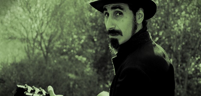 Serj Tankian představí 5.6. v ostravské ČEZ Aréně své sólové album