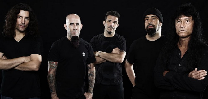Slavná metalová kapela Anthrax dá Praze pocítit svou sílu